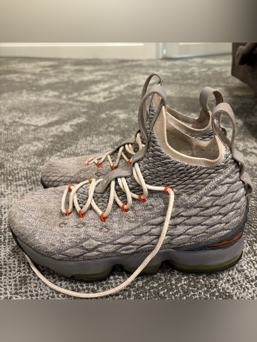 Nike LeBron 15 Safety Orange Basketball Shoes GS Size 7Y